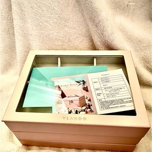 Soft pink VLANDO jewelry box